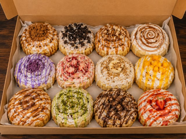 TOMO Center Bite Cinnamon Roll 12 Pack (up to 1 hour prep time).