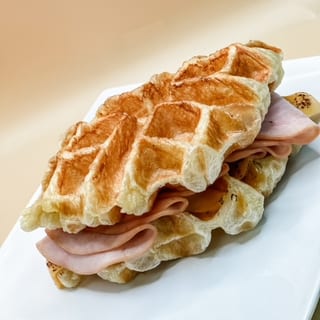 Croffle - Ham & Cheese