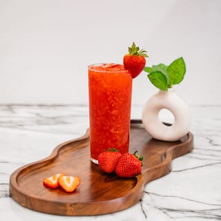 Strawberry Green Tea w/Sweet Cream