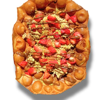 Mochi Bubble Waffle - Dubai Strawberry